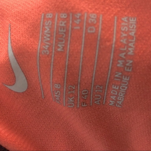 Nike Women's Solid Racerback One Piece Swimsuit New Navy - Picture 2 of 3